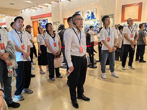 中糧集團(tuán)大悅城控股北方大區(qū)公司西安公司黨總支部精心策劃了一場(chǎng)以“踐行西柏坡精神，走好新時(shí)代趕考路”為主題的紅色踐學(xué)活動(dòng)